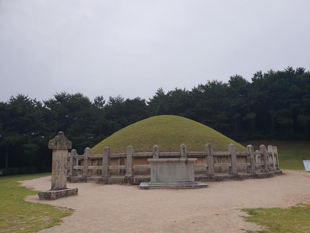 Gyeongju Bonghwangmansion Hostel Buitenkant foto