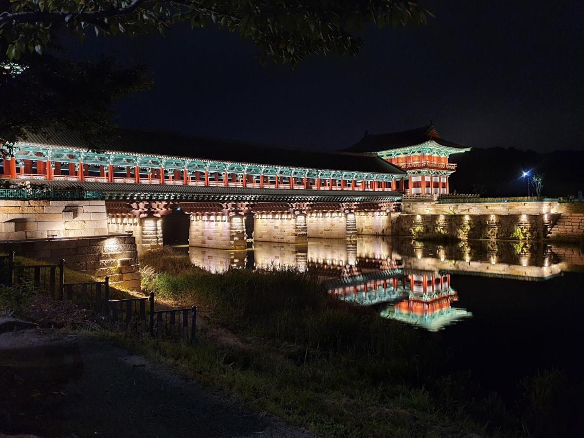 Gyeongju Bonghwangmansion Hostel Buitenkant foto