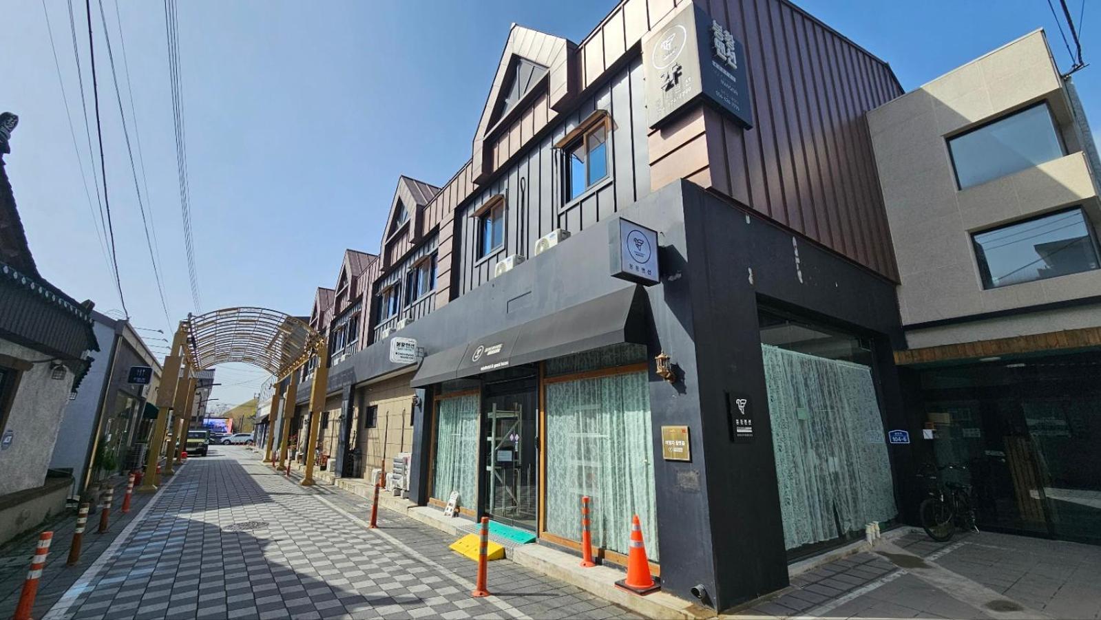 Gyeongju Bonghwangmansion Hostel Buitenkant foto