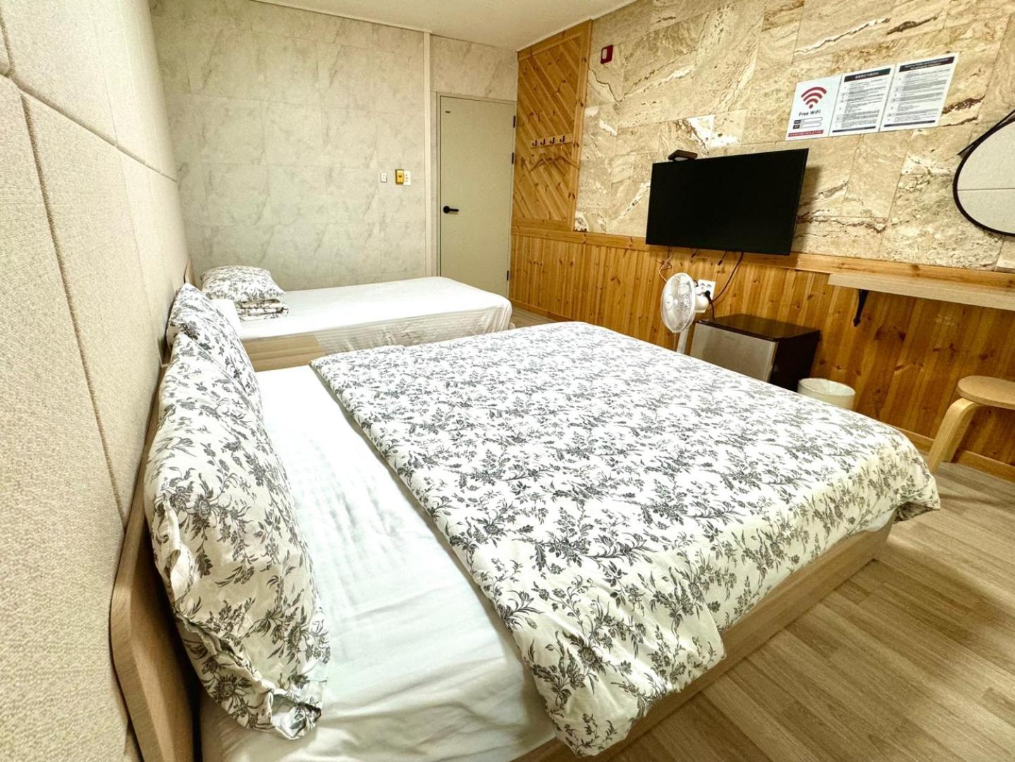Gyeongju Bonghwangmansion Hostel Buitenkant foto